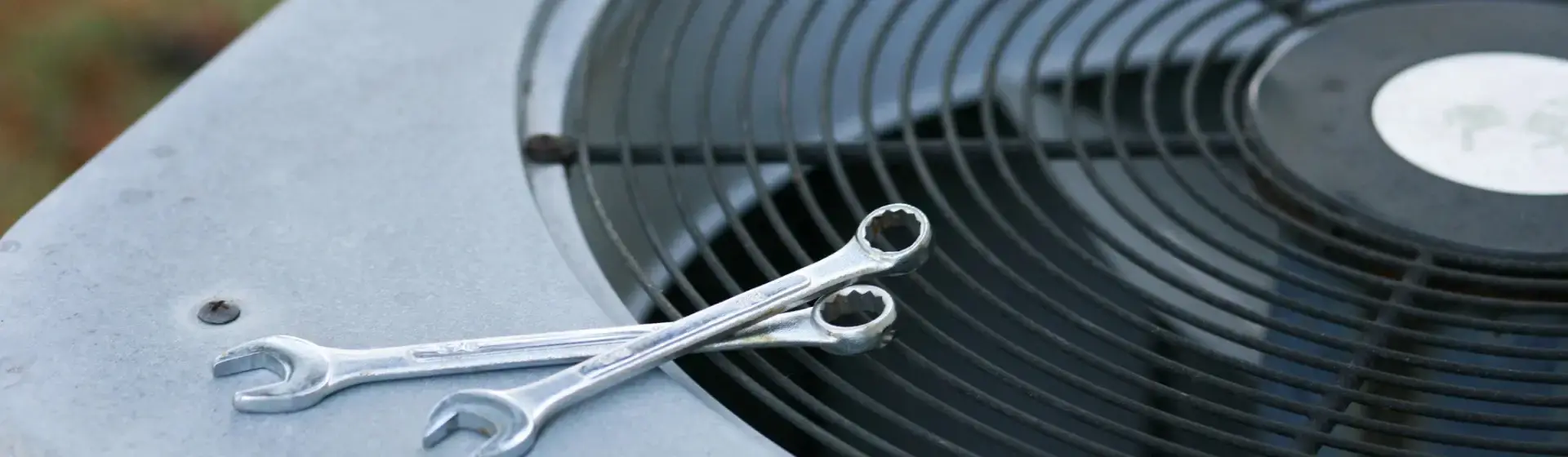 wentylator i klucze płaskie